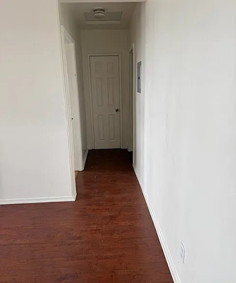 934 W 84th St #9 — Photo 4
