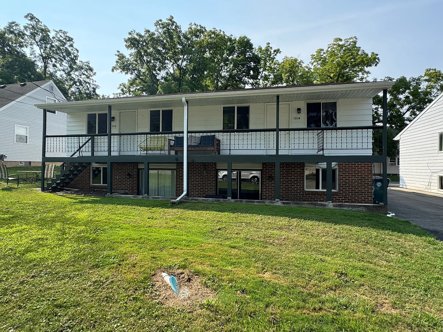 6 bed, 3520 sqft, $4,650 — Photo 2