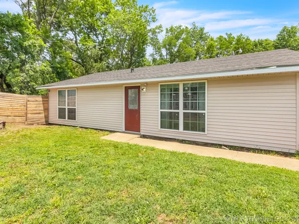 323 W Layton St, Chelsea, OK 74016