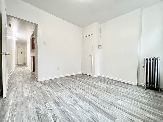 2nd image of 1442 Pacific St APT 1R
