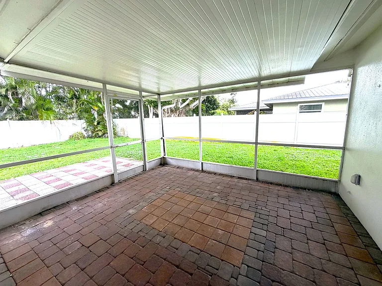 1637 S Mayfair Rd — Photo 26