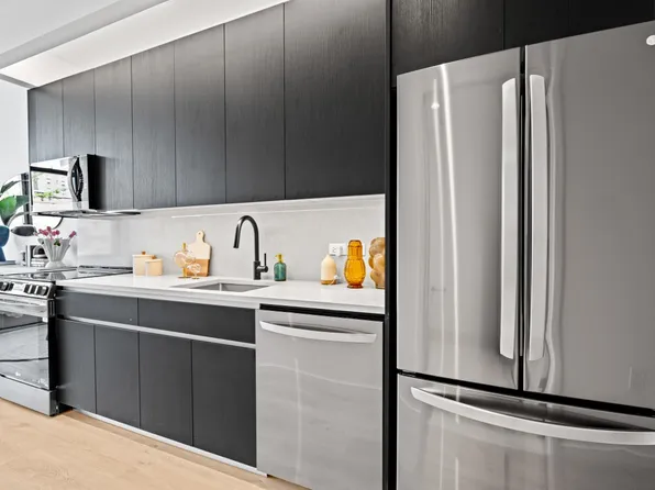 500 Degraw Street image 4 of 26