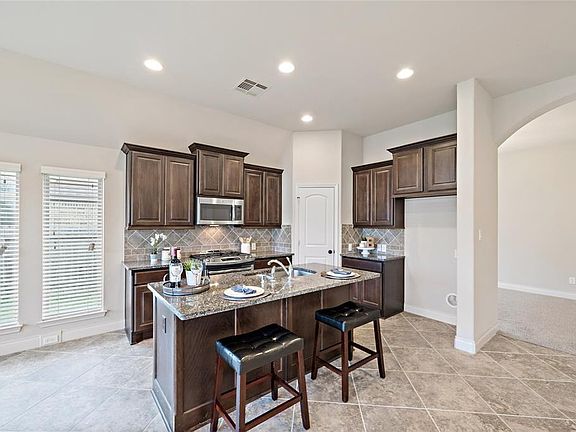 4th image of 89 Ivy Croft Ct