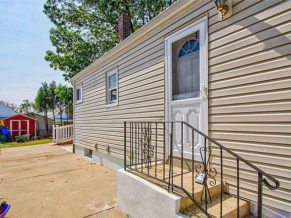 4th image of 1575 Marshall St