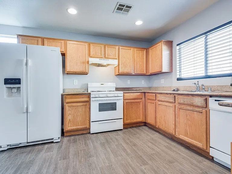 5225 Shreve Ave — Photo 13