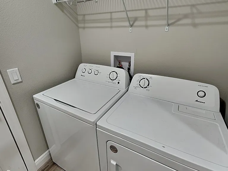 1866 W Hialeah Dr — Photo 16