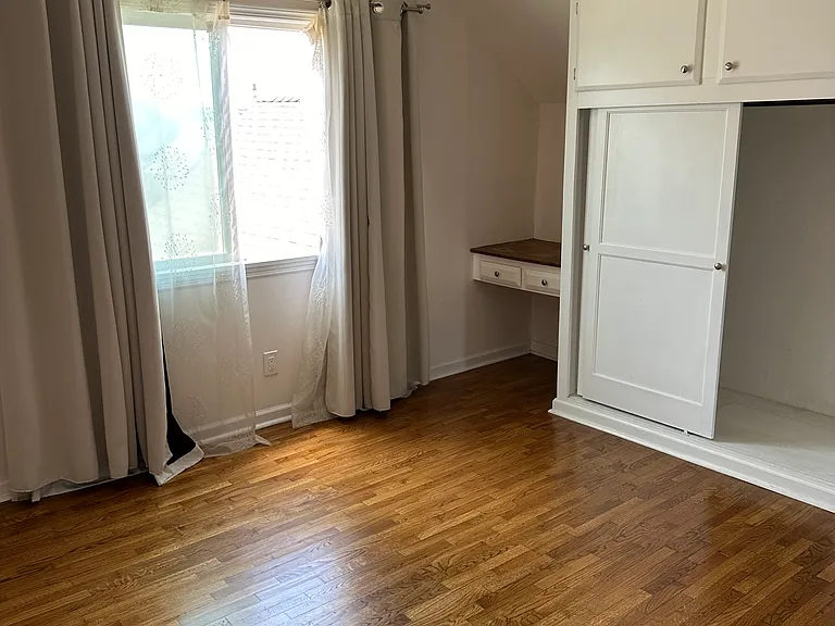 1051 W 184th St — Photo 25