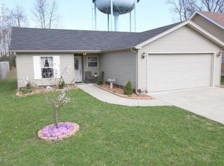 910 Twin Oaks Dr, Henryville, IN 47126