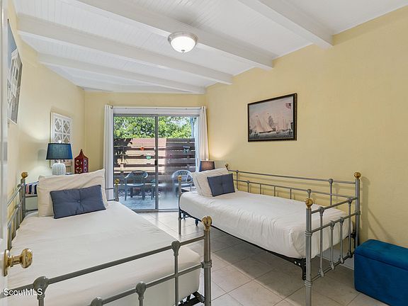 4th image of 202 Olive Way