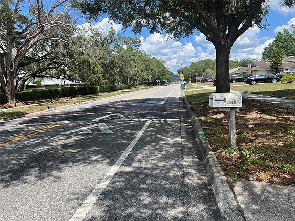 3rd image of 4576 N Ln