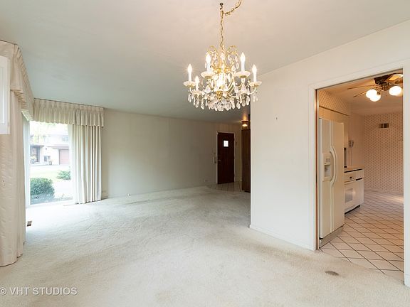 5th image of 210 Greenfield Dr
