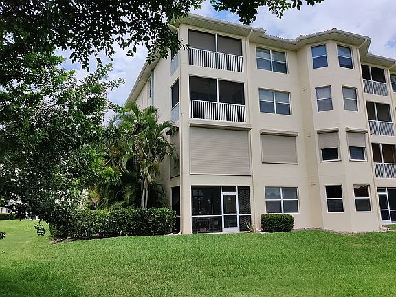 Second floor end unit,backside