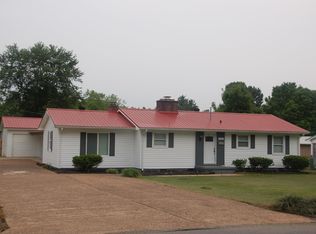 504 W 4th Ave, Hohenwald, TN 38462