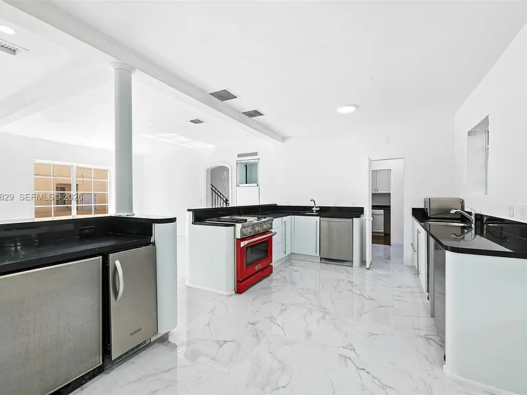 1545 Meridian Ave — Photo 33