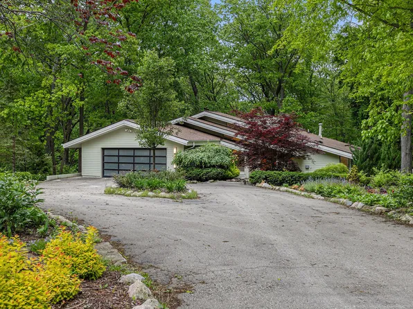 202 Orchard Hills Dr, Ann Arbor, MI 48104