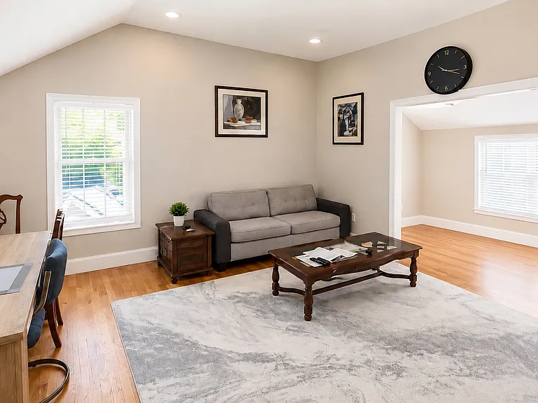 40 Central St #2 — Photo 3