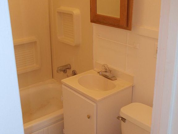 4th image of 1824 N Madison St