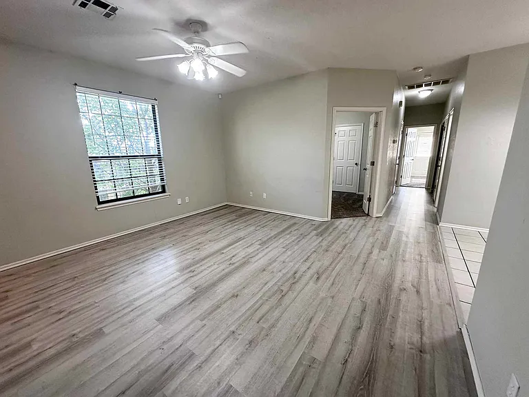 10000 Shadowview Dr #A — Photo 4