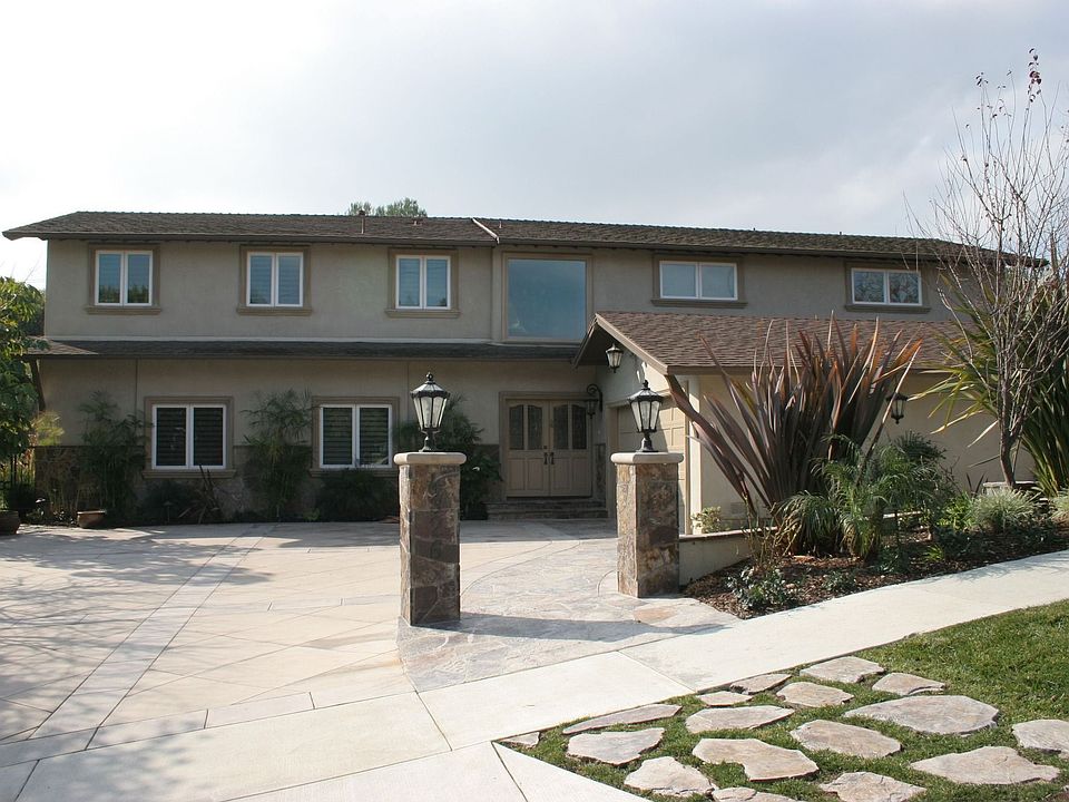 2nd image of 4926 Rockbluff Dr