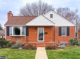 27 N Manor Rd, Broomall, PA 19008