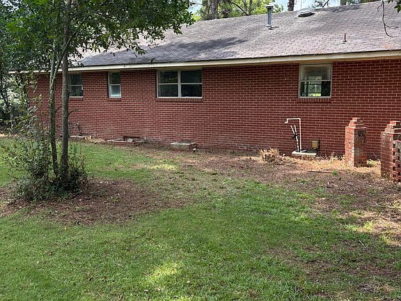 3rd image of 409 Davis Ave