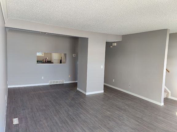 5th image of 33 Temple Dr NE #131