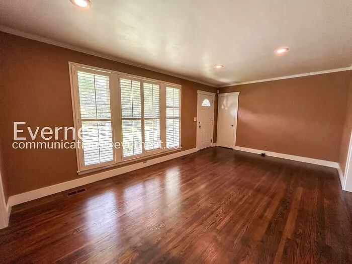 4908 Briarwood Dr — Photo 6