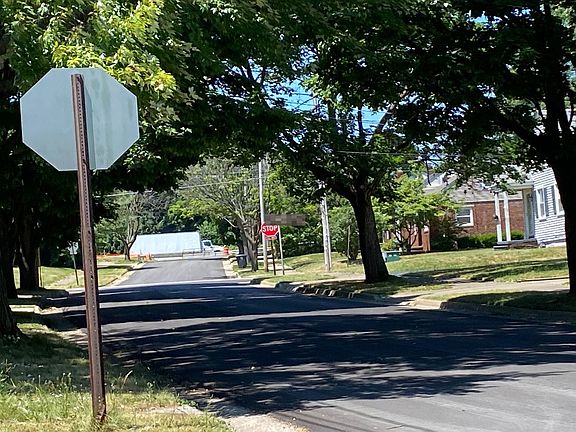 5th image of 668 Reed Ave