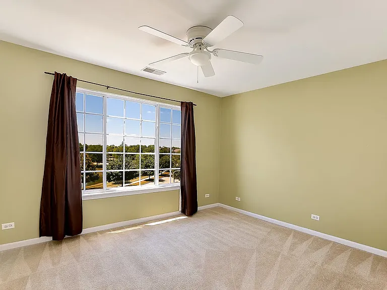 2392 Oakfield Ct — Photo 17