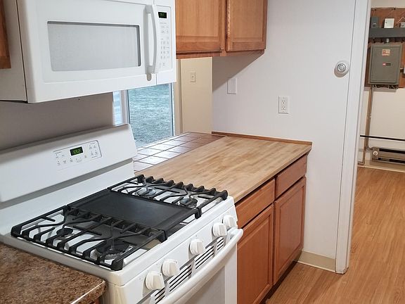 5th image of 8 Clark St APT 5