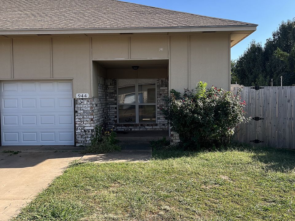 1st image of 944 SW 98th St