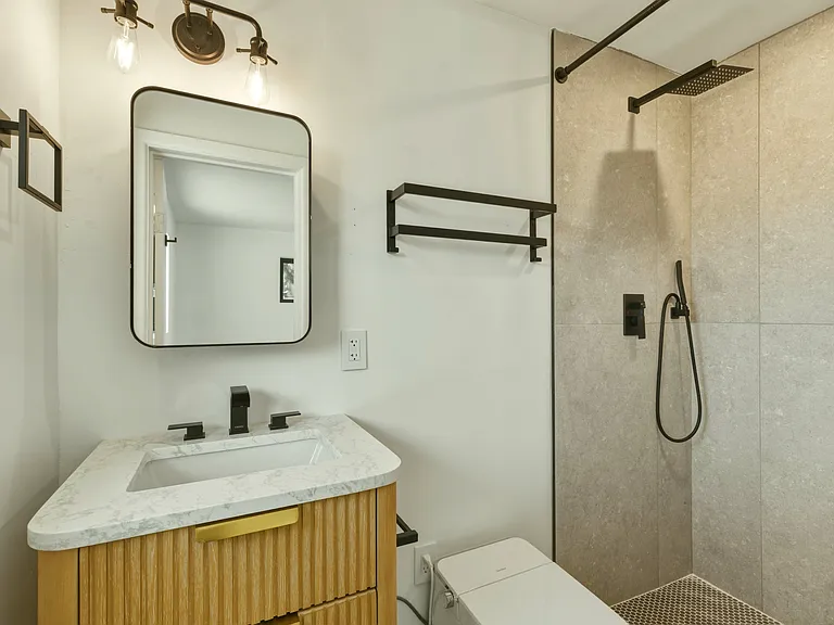 1438 E Sheridan St — Photo 24