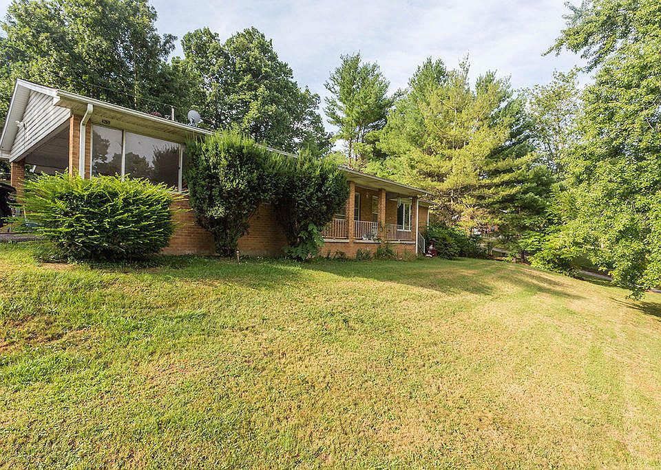 1st image of 4265 Wayside Dr