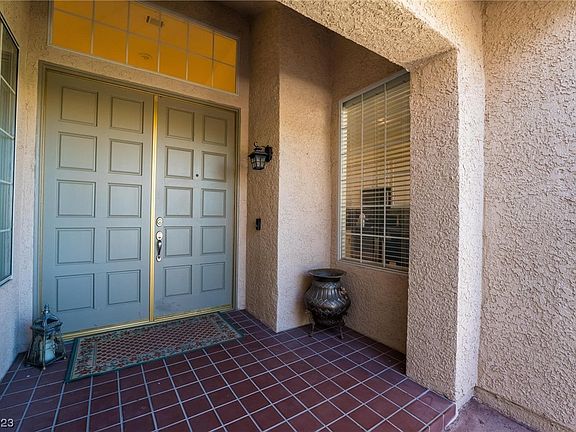 4th image of 3129 Villa Colonade Dr