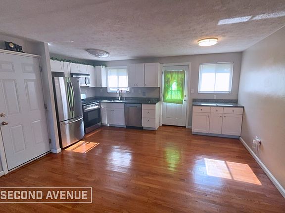 4th image of 528 Sunnyfield Dr