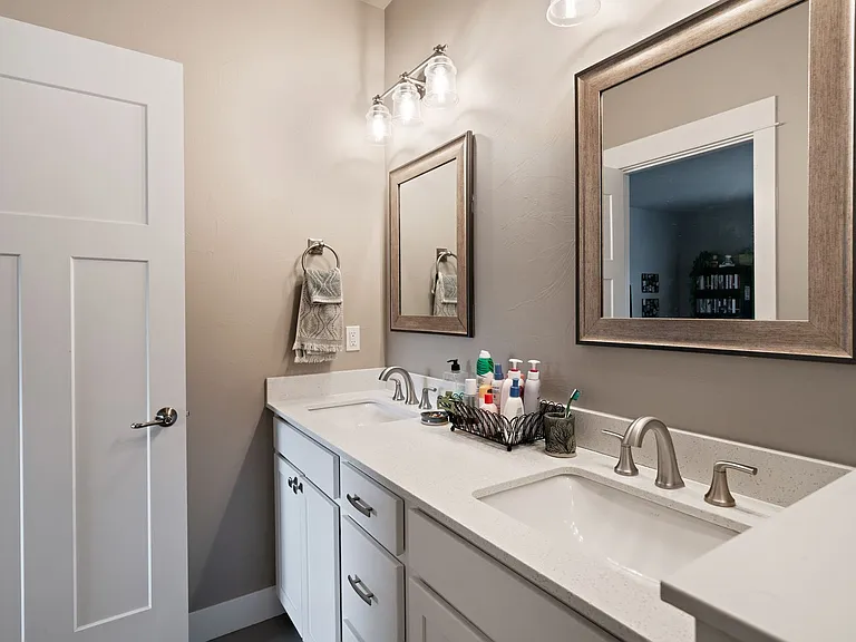 3083 Lori Ln — Photo 25