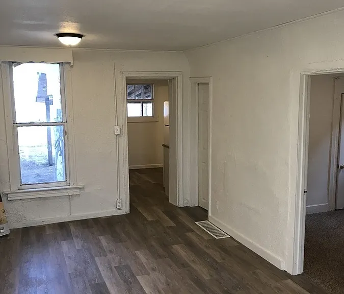 4718 N Josephine St — Photo 6