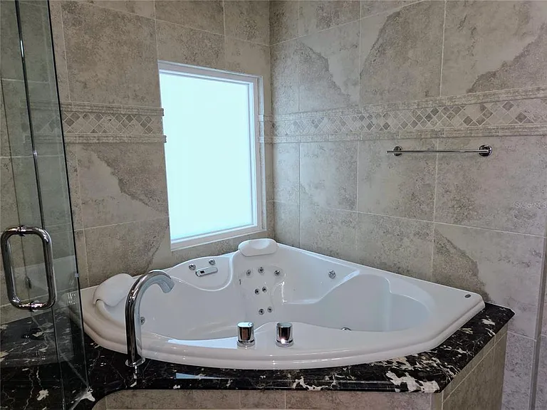 11820 Capri Cir S — Photo 24