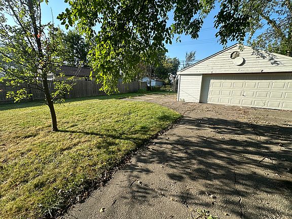 3rd image of 12731 Couwlier Ave
