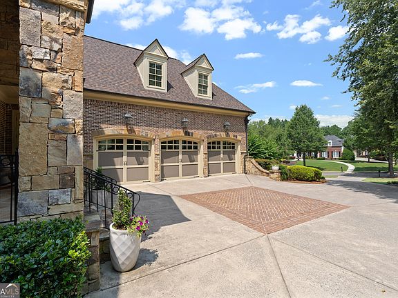 4th image of 6327 Howell Cobb Ct