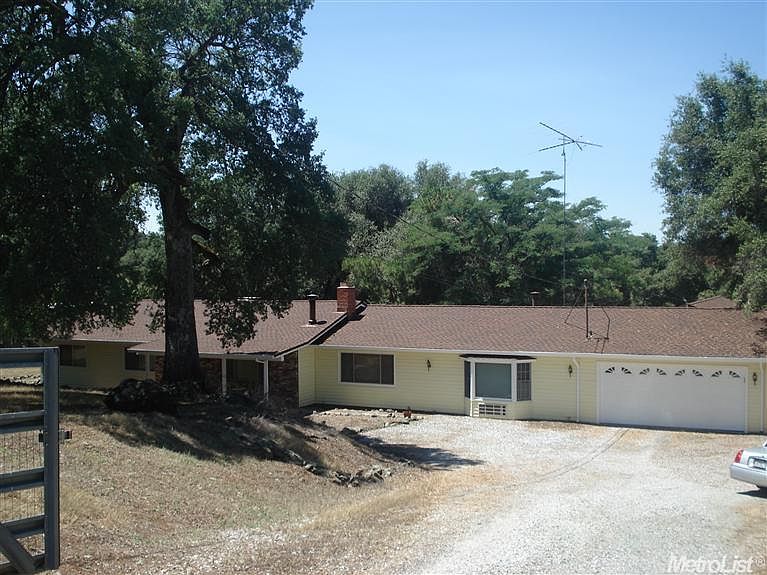 1st image of 1544 Hidden Lake Dr