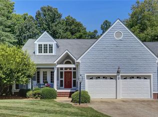 10 Barrington Dr, Greensboro, NC 27408