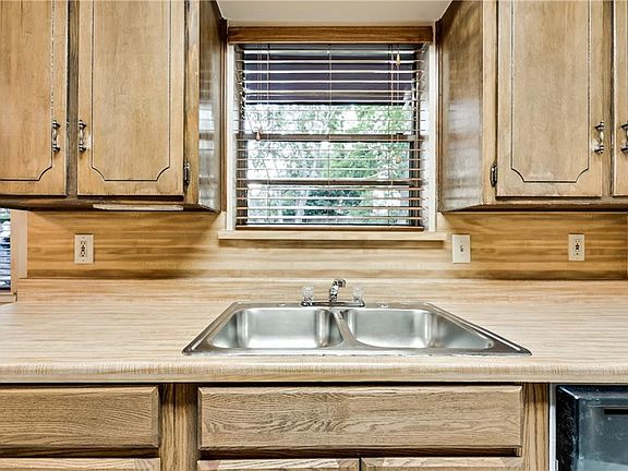 5th image of 509 Kingfisher Ct