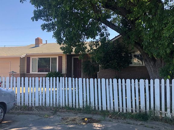 3rd image of 1022 Hedge Ave
