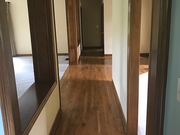 5th image of 2742 Mallards Landing Dr