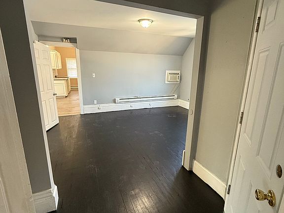 5th image of 507 Stinson St W #2