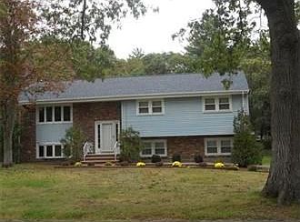 2nd image of 105 Plain Dr