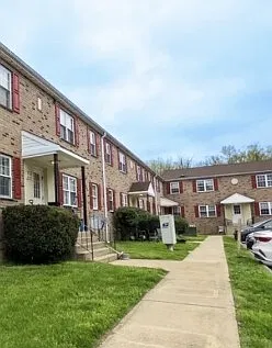Whiteland Ave Apartments — Photo 1