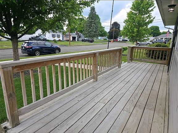 2nd image of 208 Winding Way