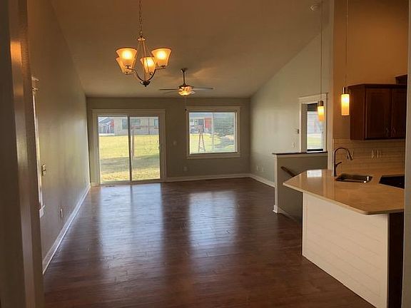 3rd image of 3716 Marigold Dr